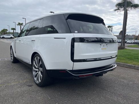 New 2026 Land Rover Range Rover Long Wheelbase SE AWD/4WD image 3