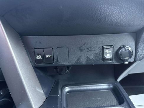 Used 2017 Toyota RAV4 LE w/ All Weather Liner Package AWD/4WD image 19