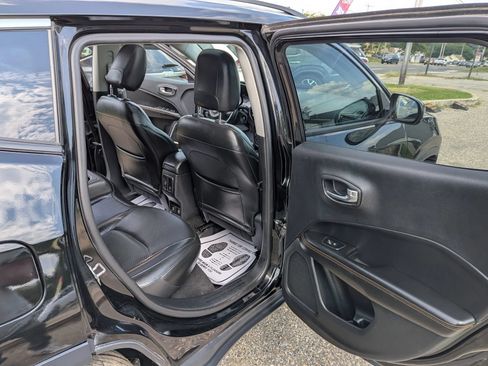 Used 2019 Jeep Compass Limited AWD/4WD image 33