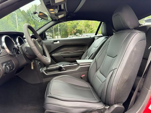 Used 2008 Ford Mustang Premium RWD image 6