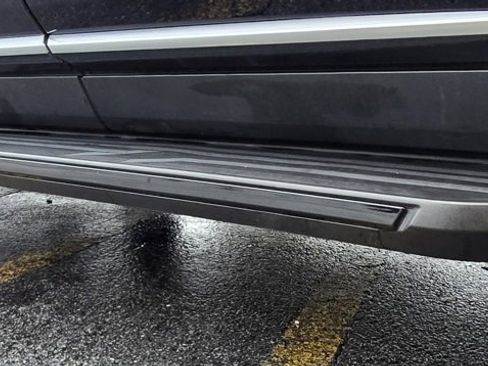 Used 2021 Cadillac Escalade Premium Luxury image 5