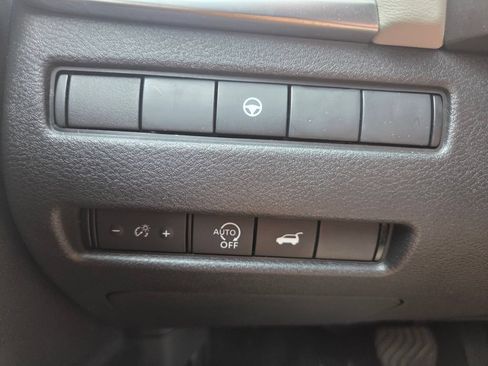 Used 2024 Nissan Rogue SL w/ SL Premium Package FWD image 12