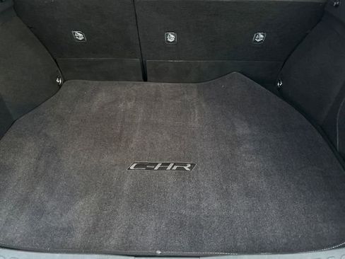 Used 2020 Toyota C-HR XLE image 11