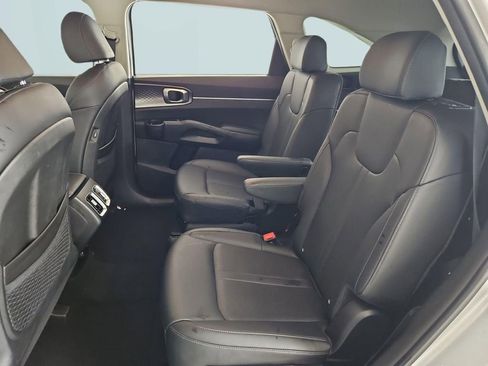 Used 2023 Kia Sorento EX image 23