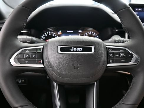 Used 2023 Jeep Compass Limited image 27