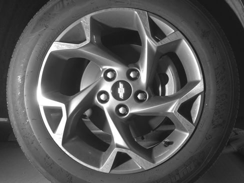 Used 2025 Chevrolet Trax LT w/ LT Convenience Package FWD image 13