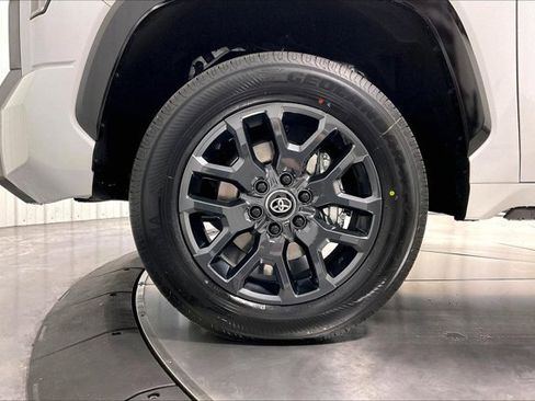 New 2026 Toyota Tundra Platinum AWD/4WD image 12