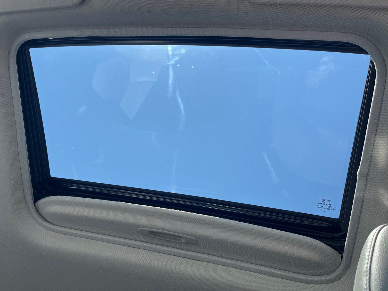Certified 2026 Toyota Sienna XLE FWD image 24
