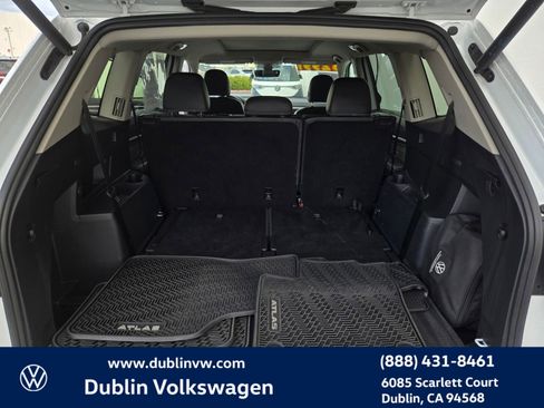 Certified 2022 Volkswagen Atlas SEL R-Line image 27