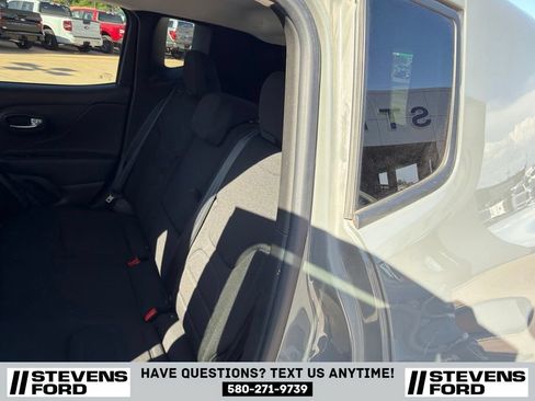 Used 2022 Jeep Renegade Latitude w/ Convenience Group AWD/4WD image 32