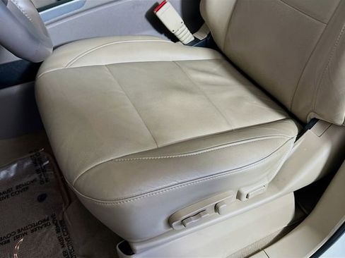 Used 2015 Nissan Armada Platinum w/ 2nd Row Captain Seat Package image 21