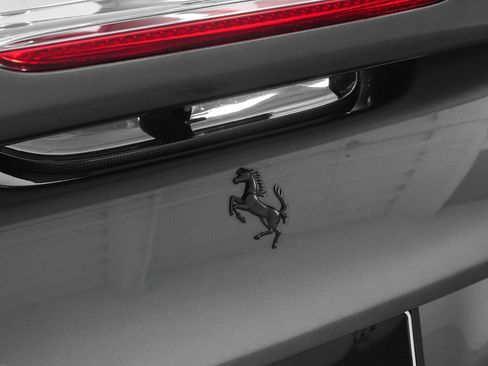 Certified 2022 Ferrari F8 Tributo RWD image 43