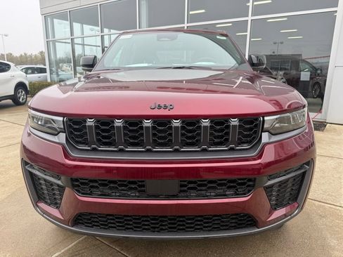 New 2026 Jeep Grand Cherokee Altitude AWD/4WD image 8
