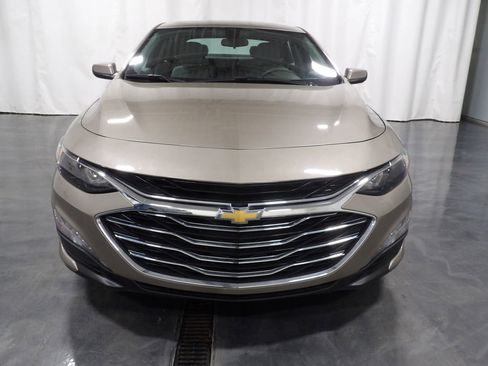 Used 2022 Chevrolet Malibu LT image 2