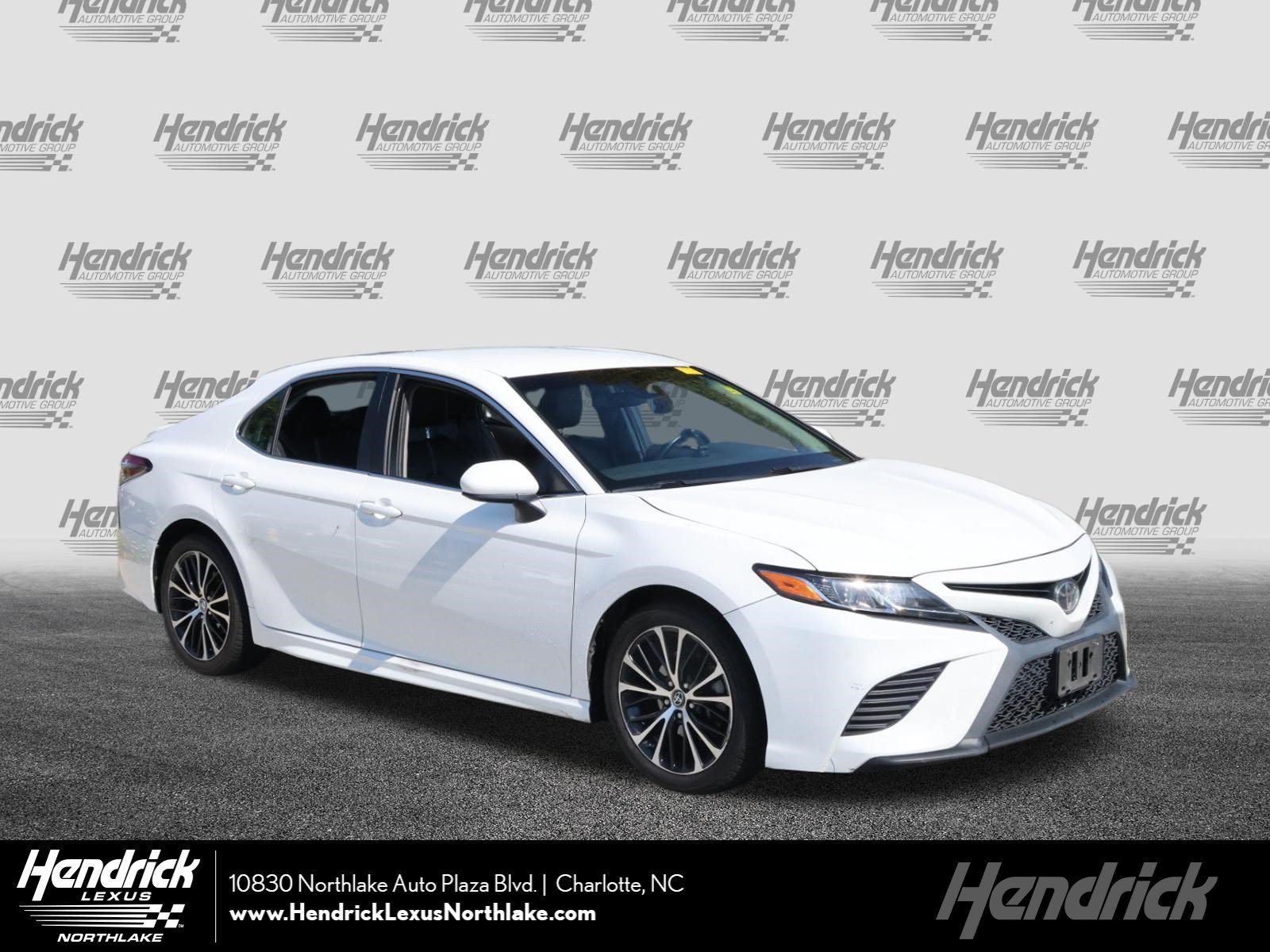 Used 2018 Toyota Camry SE FWD image 1