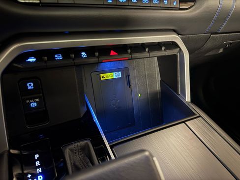 Used 2023 Toyota Tundra Platinum image 29