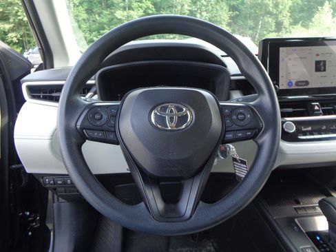 Used 2026 Toyota Corolla Cross L AWD/4WD image 11