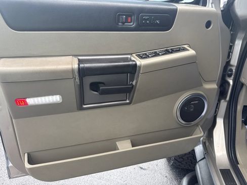 Used 2003 HUMMER H2 w/ Preferred Equipment Group AWD/4WD image 12