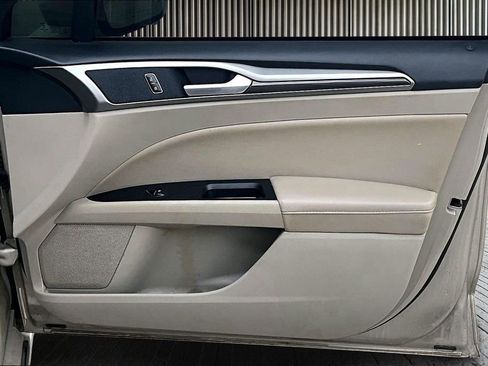 Used 2017 Ford Fusion Energi SE image 25