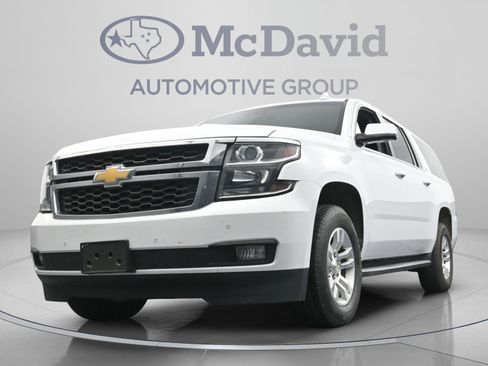 Used 2018 Chevrolet Suburban LT RWD image 28