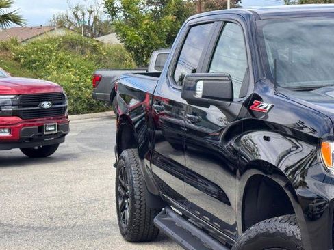 Used 2025 Chevrolet Silverado 1500 LT Trail Boss w/ LT Trail Boss Premium Package AWD/4WD image 5