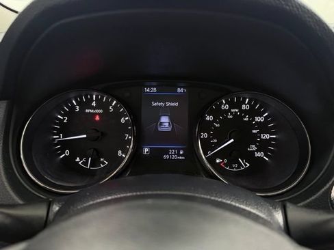 Used 2018 Nissan Rogue SV w/ Premium Package FWD image 24