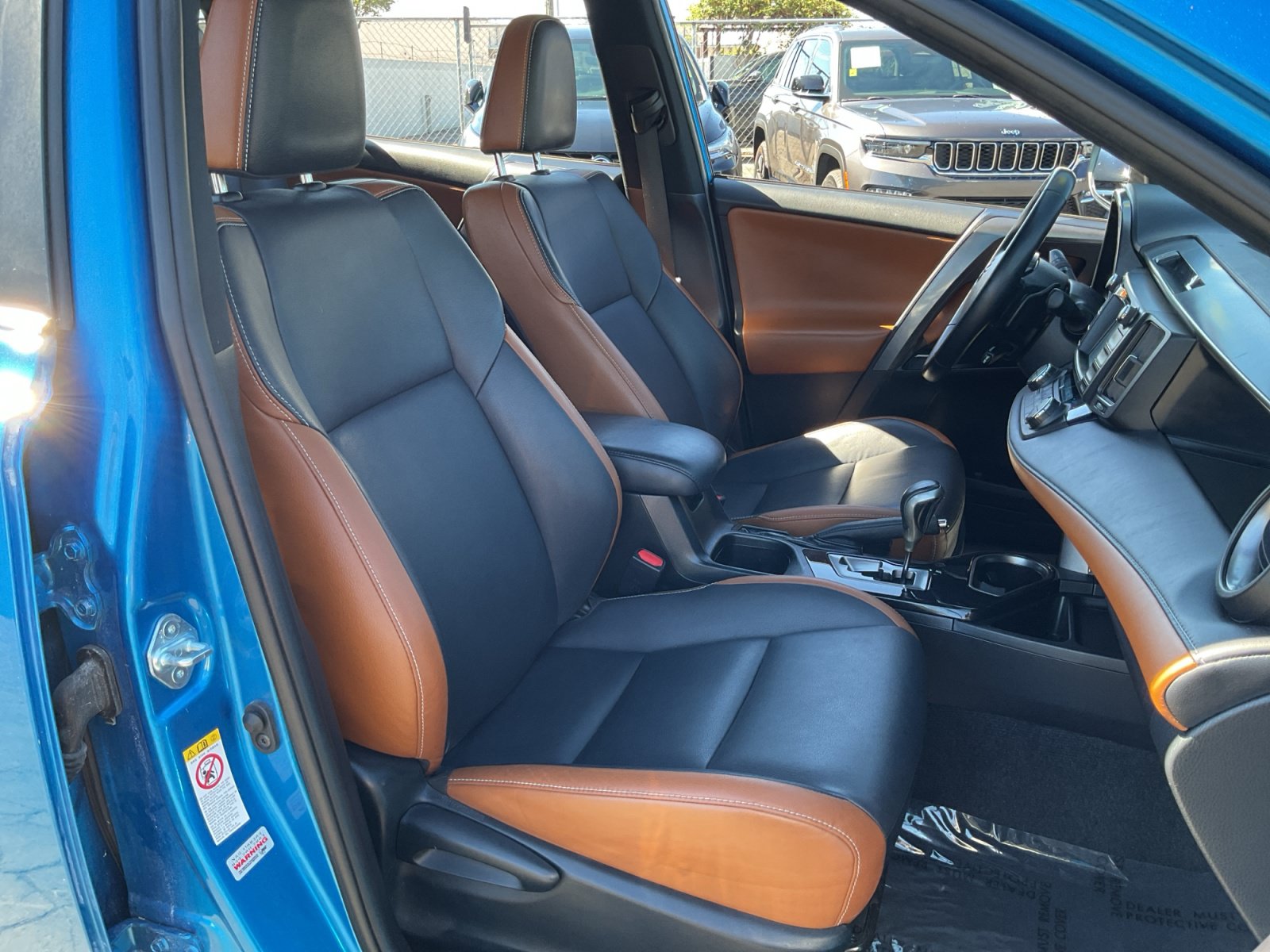 Used 2018 Toyota RAV4 SE w/ Power Extra Value Package AWD/4WD image 21
