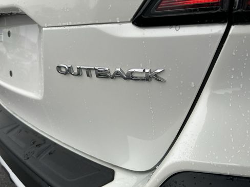 Used 2022 Subaru Outback Limited w/ Popular Package #2 image 10