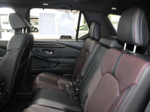 Used 2025 Honda Pilot Black Edition image 52