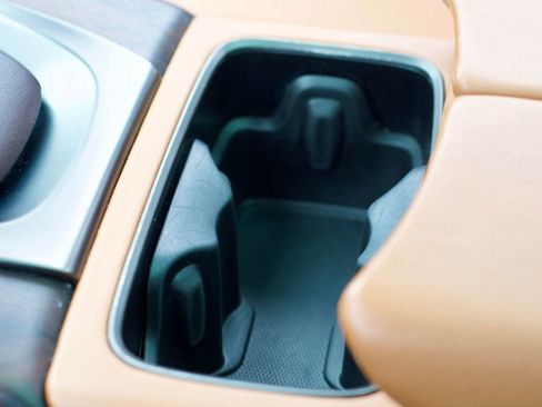 Used 2022 Aston Martin DBX image 38