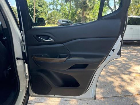 Used 2019 GMC Acadia SLE FWD image 24