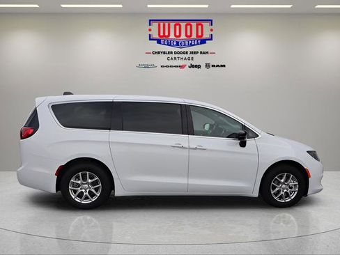 New 2026 Chrysler Voyager LX image 2