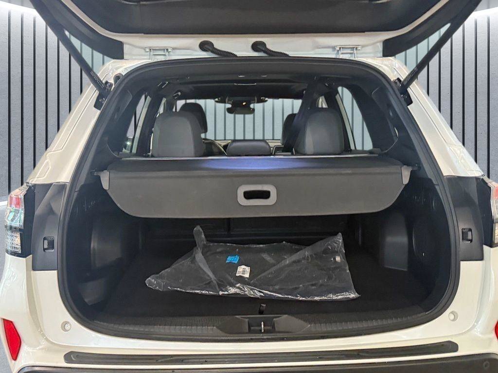 Used 2025 Subaru Forester Limited AWD/4WD image 9
