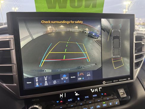 Used 2024 Toyota Tundra Platinum image 23