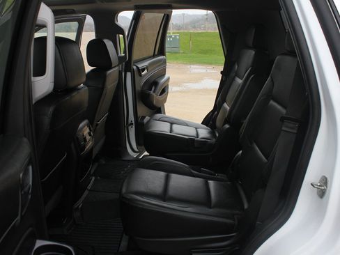 Used 2018 GMC Yukon SLT AWD/4WD image 42