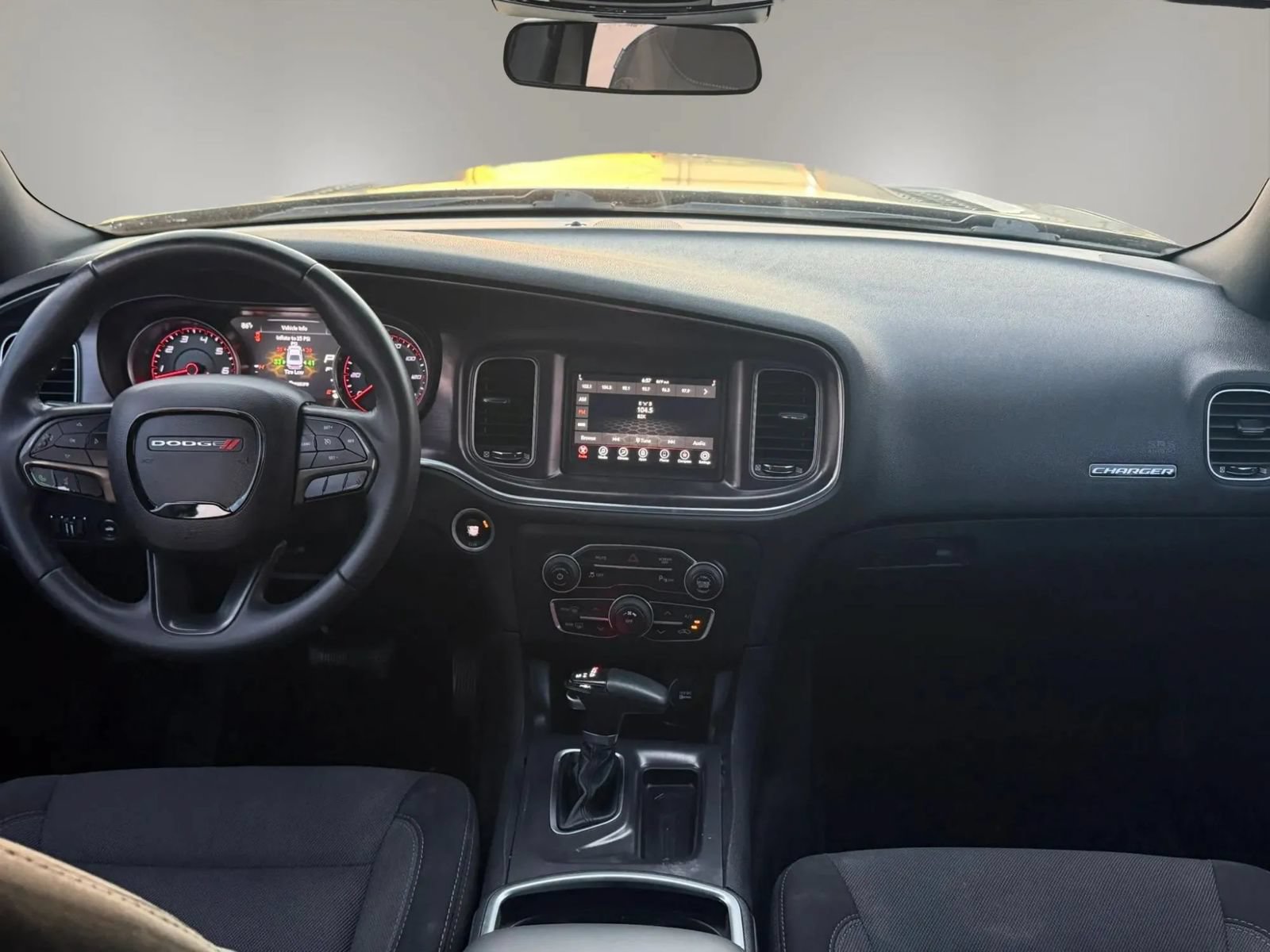 Used 2018 Dodge Charger SXT RWD image 22