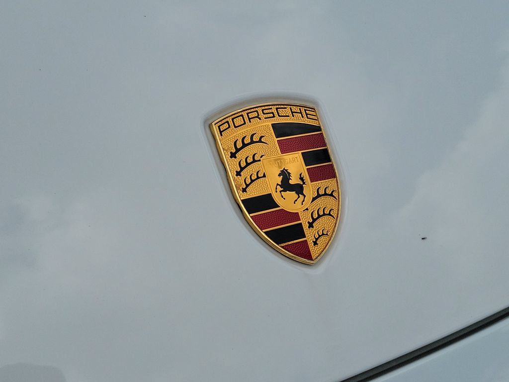Used 2022 Porsche Cayenne AWD/4WD image 9