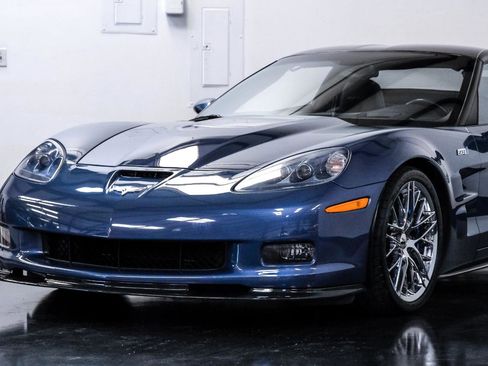 Used 2013 Chevrolet Corvette ZR1 w/ 3ZR Preferred Equipment Group RWD image 9