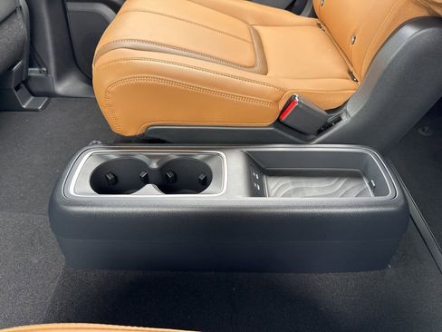 New 2026 Nissan Armada SL w/ Captain's Chari Seat Package image 20