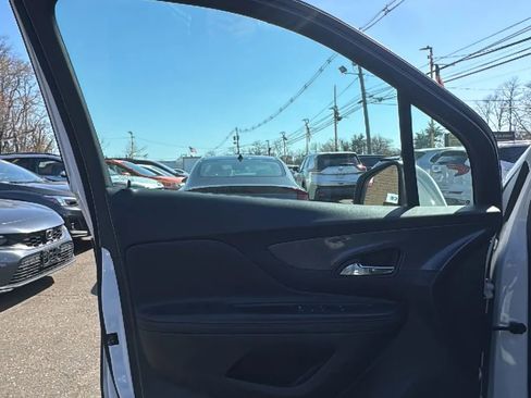 Used 2018 Buick Encore Preferred image 9