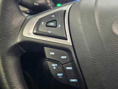 Used 2018 Ford Fusion SE w/ Fusion SE Technology Package FWD image 19