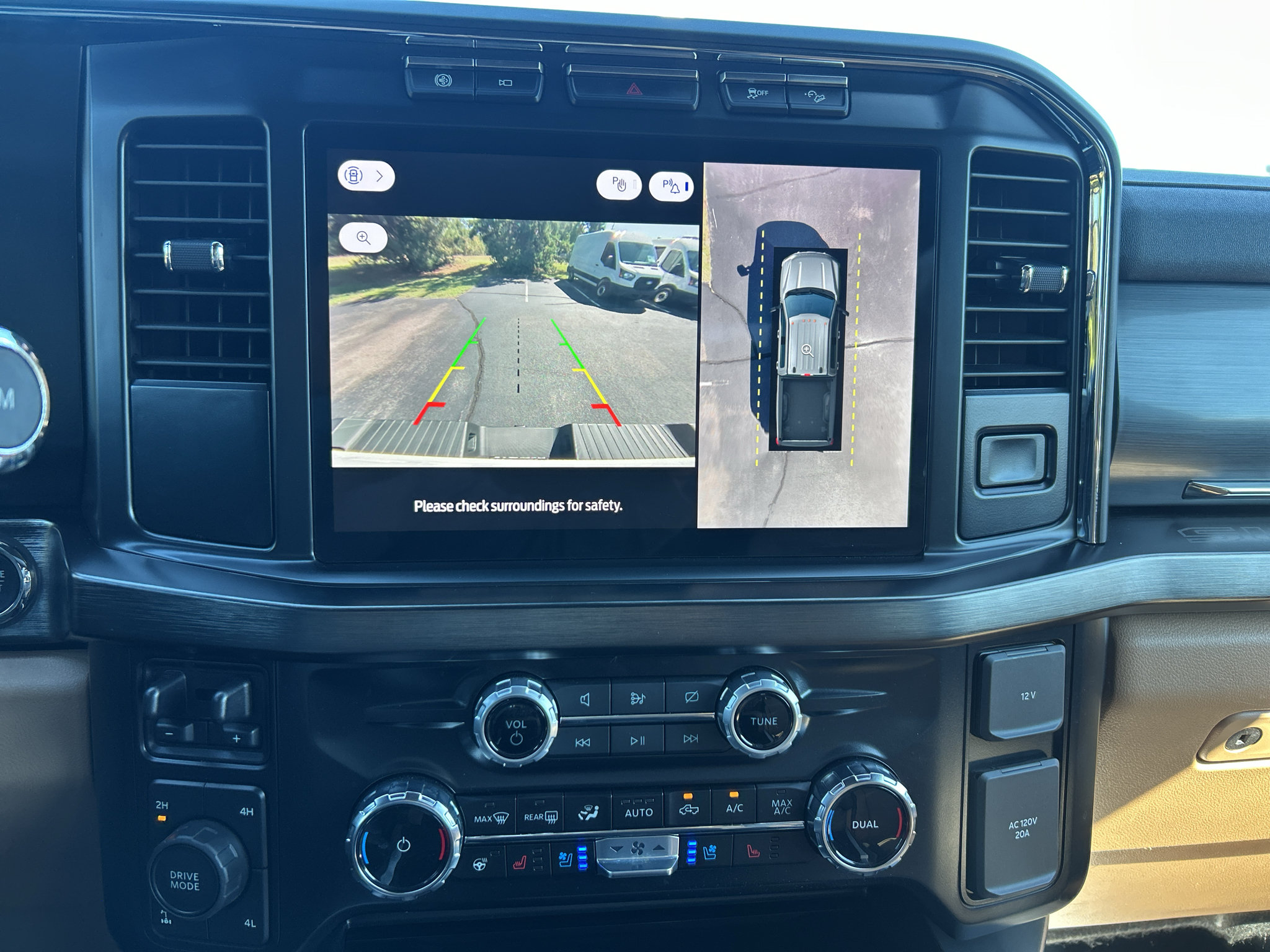 Used 2024 Ford F250 Lariat w/ Sport Appearance Package AWD/4WD image 24