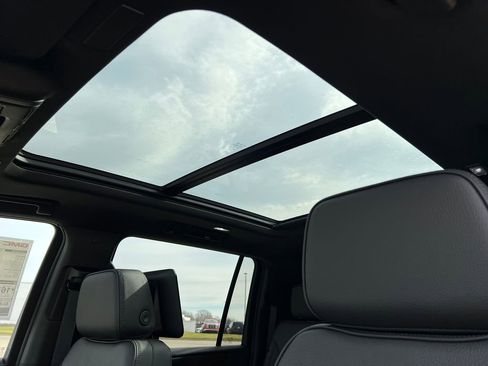 New 2026 GMC Yukon XL Denali w/ Denali Reserve Package image 9