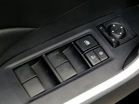 Used 2021 Toyota RAV4 XLE w/ Convenience Package FWD image 23