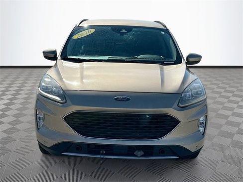 Used 2020 Ford Escape Titanium image 2