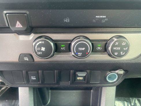 Used 2022 Toyota Tacoma SR w/ SR Convenience Package image 20