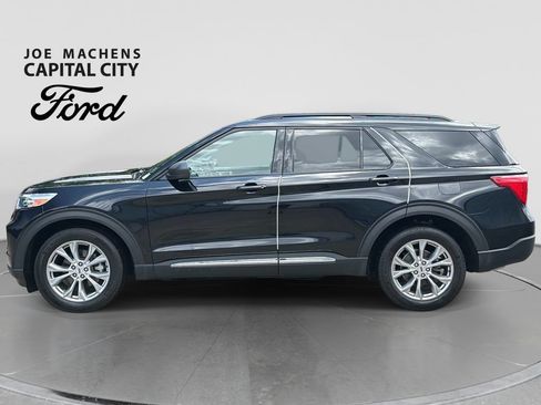 Used 2024 Ford Explorer XLT w/ Equipment Group 202A AWD/4WD image 8