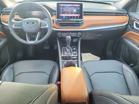 Used 2024 Jeep Compass Limited w/ Elite Group AWD/4WD image 13