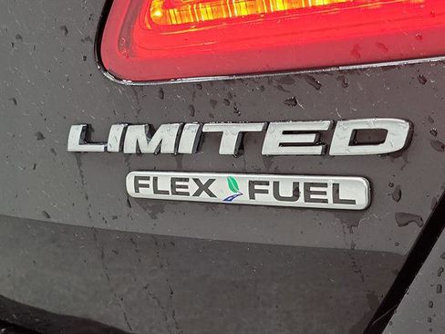 Used 2015 Ford Taurus Limited w/ Equipment Group 301A image 6