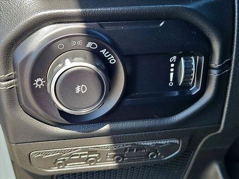 Used 2024 Jeep Wrangler Rubicon w/ Technology Group AWD/4WD image 14